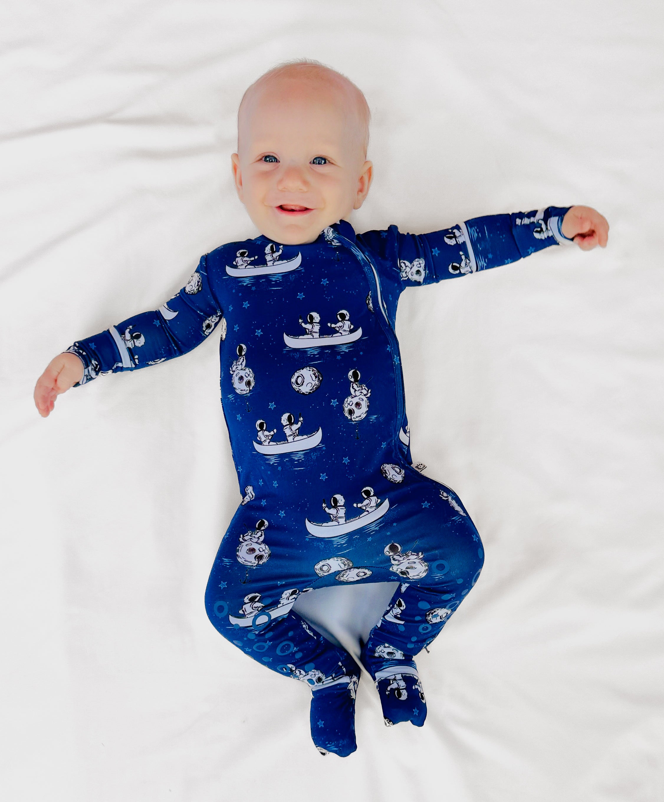 soft-bamboo-pajamas-boy-newborn-baby-blue